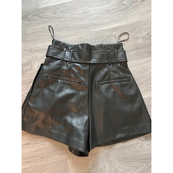 NWOT Zara size XS black faux leather shorts - Picture 2 of 4